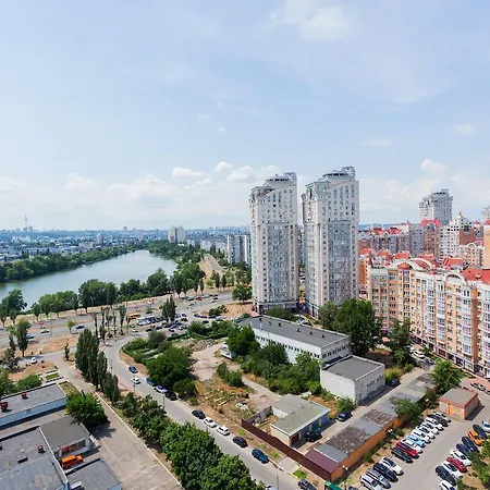 Apartment Stylish Views In The Parasol. Parus .obolonskaya Embankment