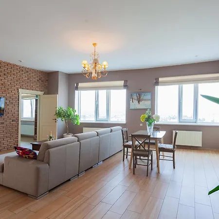 Stylish Views In The Parasol. Parus .obolonskaya Embankment Apartment Kyiv